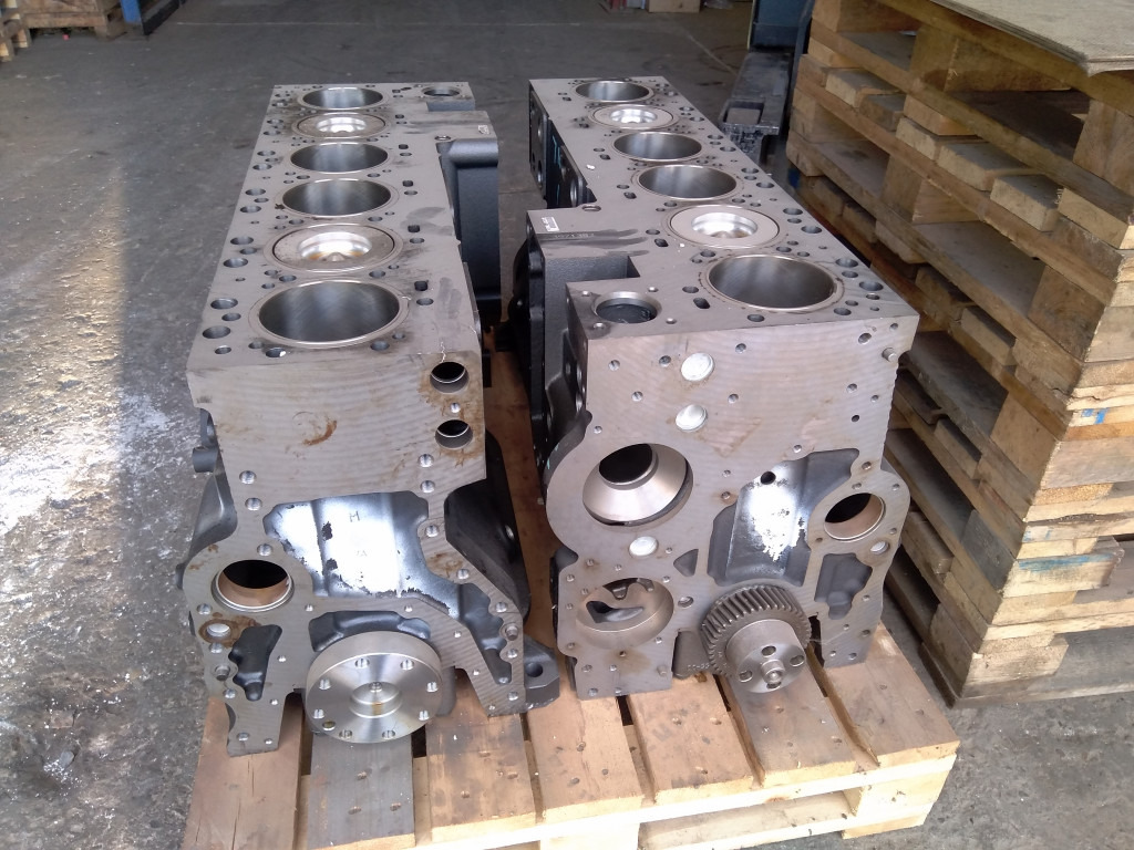 Case J991308 - 429461A1 - Bloque de cilindros para Maquinaria de construcción: foto 3 Case J991308 - 429461A1 - Bloque de cilindros para Maquinaria de construcción: foto 3