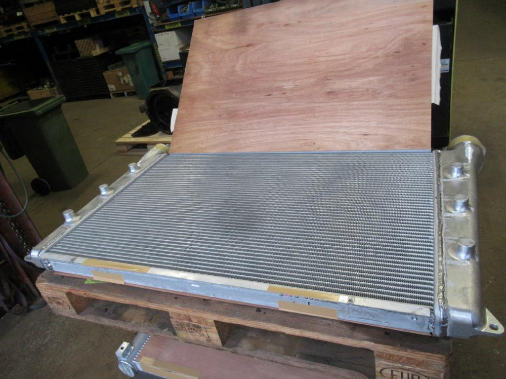 Case LN002560 - Intercooler para Maquinaria de construcción: foto 4 Case LN002560 - Intercooler para Maquinaria de construcción: foto 4