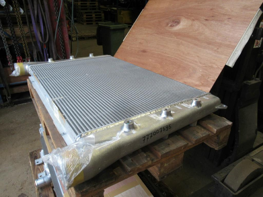 Case LN002560 - Intercooler para Maquinaria de construcción: foto 2 Case LN002560 - Intercooler para Maquinaria de construcción: foto 2