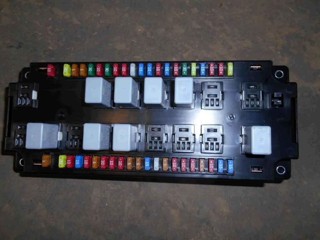 Caterpillar 3778061X - Fusible para Maquinaria de construcción: foto 2 Caterpillar 3778061X - Fusible para Maquinaria de construcción: foto 2