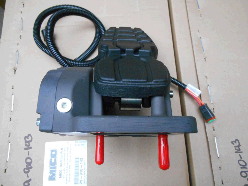 Caterpillar 3801377 - Pedal para Maquinaria de construcción: foto 4 Caterpillar 3801377 - Pedal para Maquinaria de construcción: foto 4