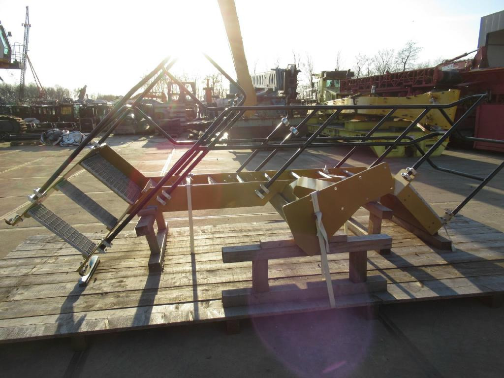 Caterpillar 4778550 - 3767608 - Puerta y piezas para Maquinaria de construcción: foto 1 Caterpillar 4778550 - 3767608 - Puerta y piezas para Maquinaria de construcción: foto 1