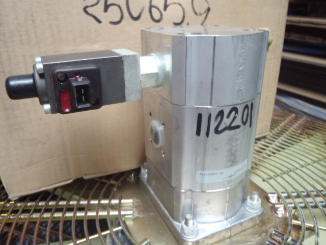 New Holland 4532000 - Motor hidráulico para Maquinaria de construcción: foto 1 New Holland 4532000 - Motor hidráulico para Maquinaria de construcción: foto 1