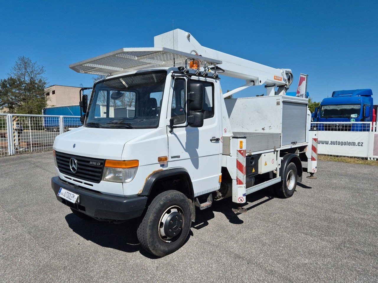 Camión con plataforma elevadora Palfinger TKA 16 - Mercedes-Benz Vario 816 D: foto 1