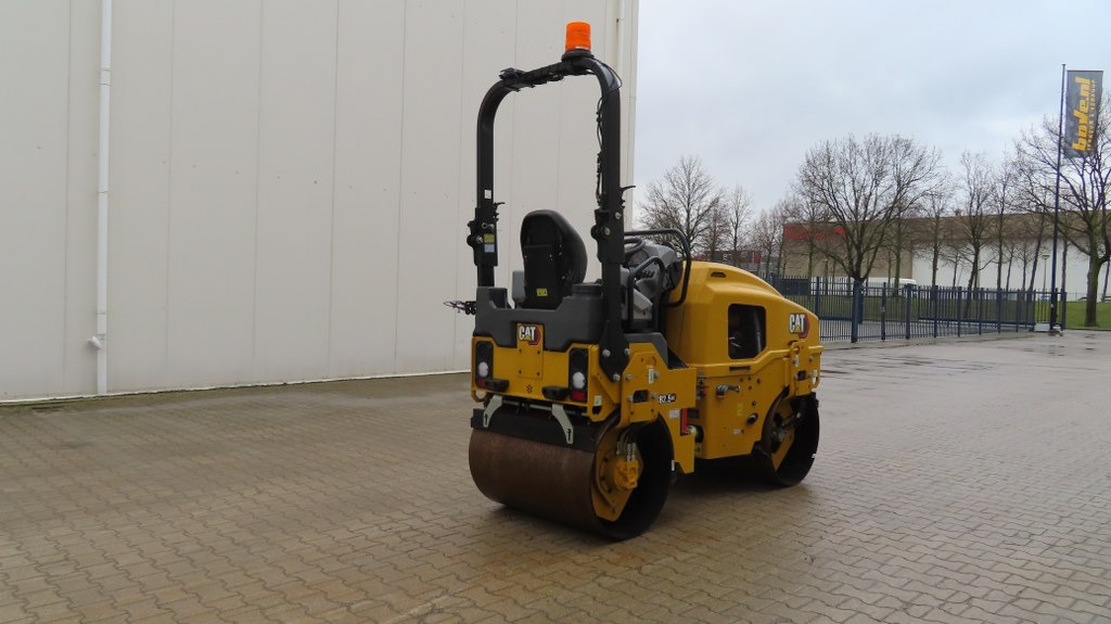 Caterpillar CB 2.5 GC - Apisonadora de asfalto: foto 2 Caterpillar CB 2.5 GC - Apisonadora de asfalto: foto 2