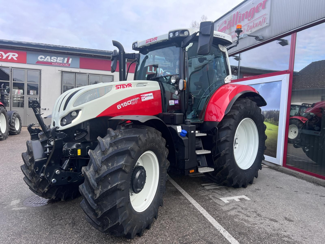 Steyr 6150 Profi CVT (Stage V) - Tractor: foto 1 Steyr 6150 Profi CVT (Stage V) - Tractor: foto 1