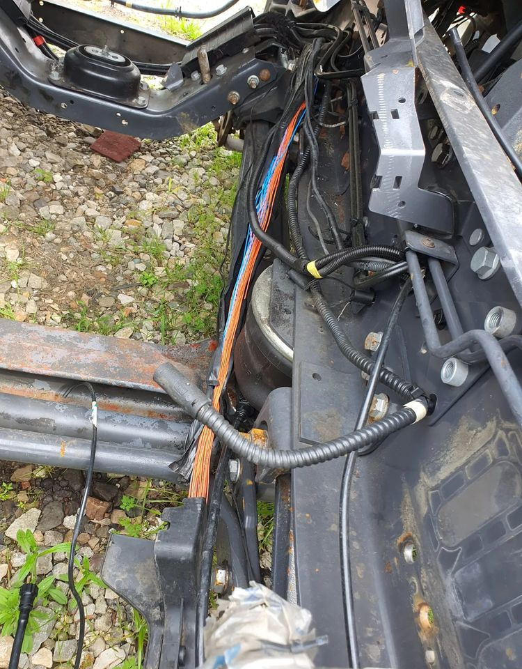 Kompletna przednia oś pneumatyczna przedni wózek z pojazdu Volvo FE z 2008 - Piezas de recambio para Camión: foto 4 Kompletna przednia oś pneumatyczna przedni wózek z pojazdu Volvo FE z 2008 - Piezas de recambio para Camión: foto 4