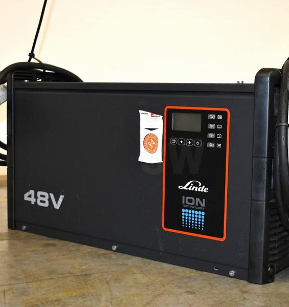FRONIUS Linde Li-ION Charger 48V/185A - Acumulador: foto 1 FRONIUS Linde Li-ION Charger 48V/185A - Acumulador: foto 1