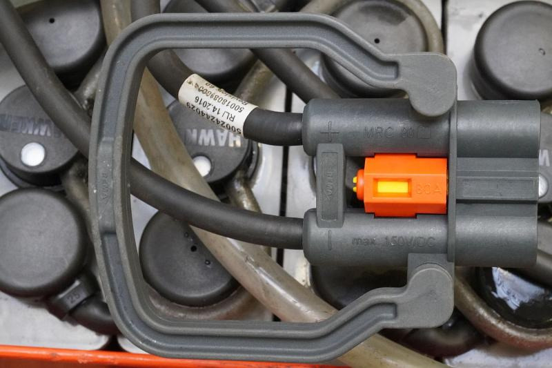 HAWKER 24 Volt 3 PzB 225 Ah - Acumulador: foto 4 HAWKER 24 Volt 3 PzB 225 Ah - Acumulador: foto 4