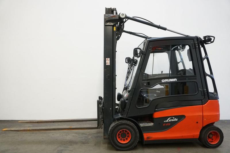 Linde E 25 387 - Carretilla elevadora eléctrica: foto 4 Linde E 25 387 - Carretilla elevadora eléctrica: foto 4