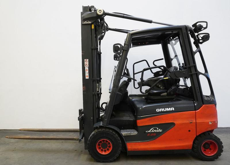 Linde E 25 387 - Carretilla elevadora eléctrica: foto 2 Linde E 25 387 - Carretilla elevadora eléctrica: foto 2