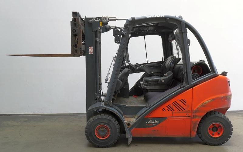 Linde H 25 T EVO 392-02 - Carretilla elevadora de gas: foto 4 Linde H 25 T EVO 392-02 - Carretilla elevadora de gas: foto 4