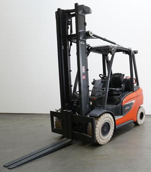 Carretilla elevadora de gas Linde H 30 T 1202: foto 6