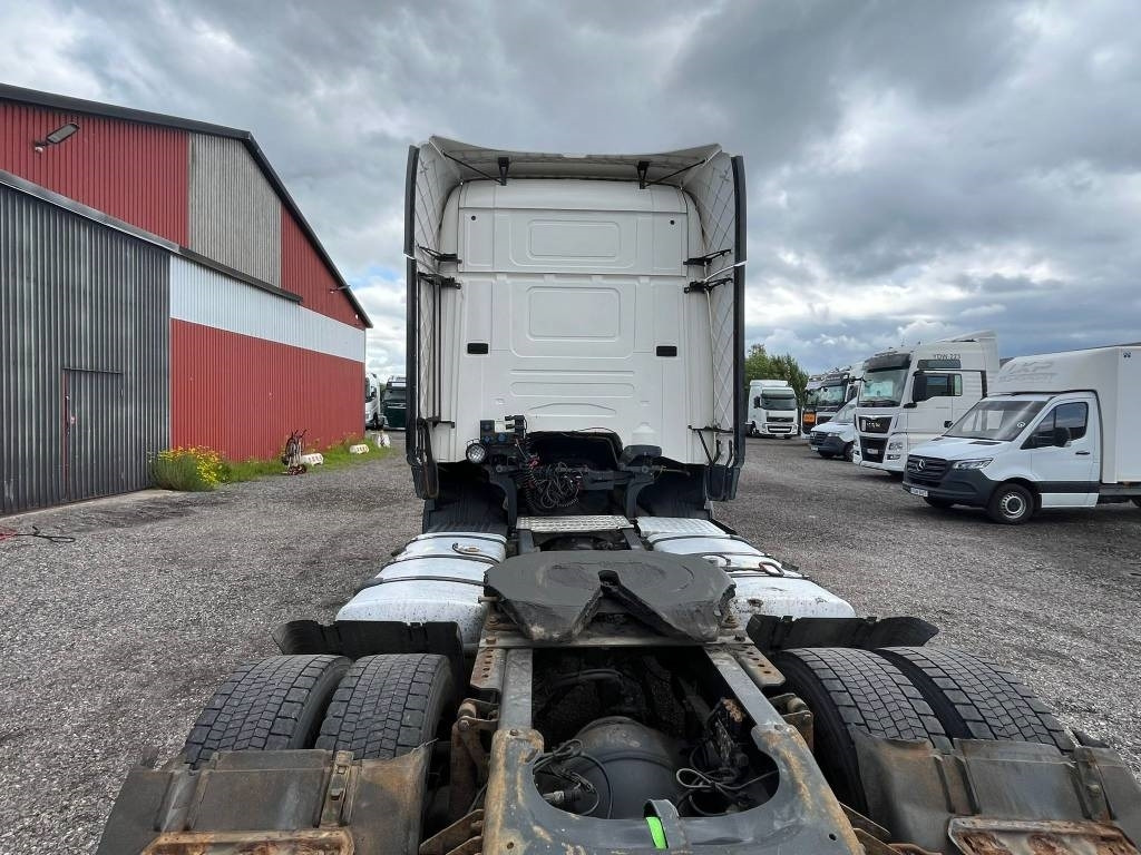 Scania R 400 SERIE NR 3647 - Cabeza tractora: foto 4 Scania R 400 SERIE NR 3647 - Cabeza tractora: foto 4