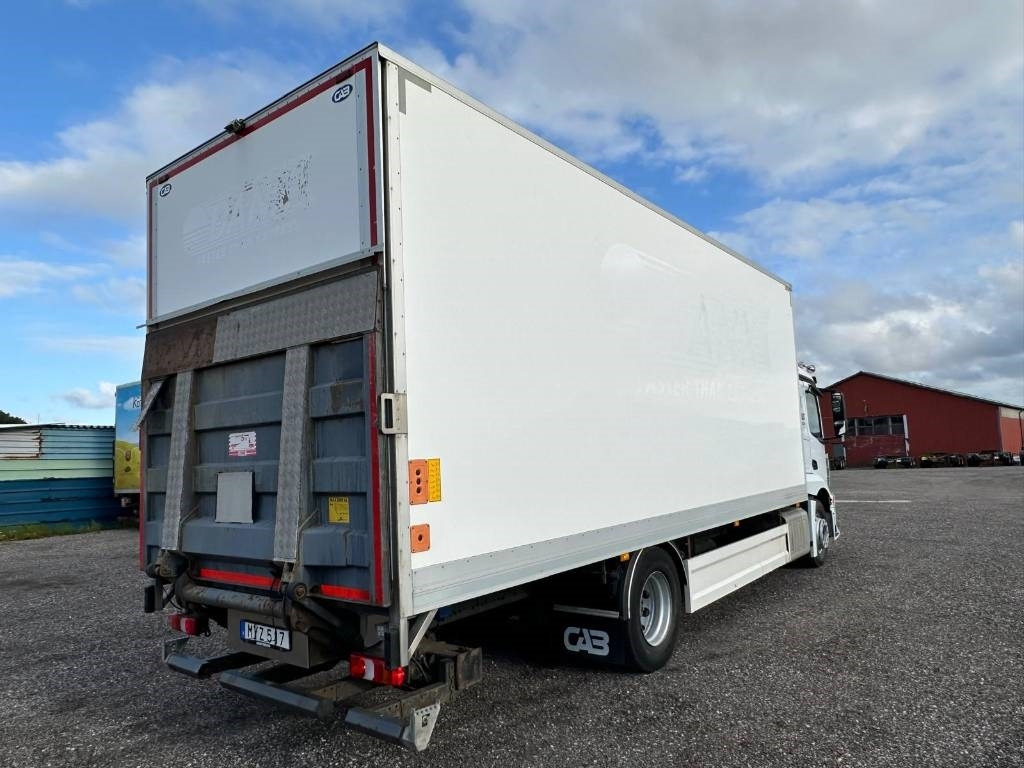 Mercedes-Benz ACTROS 1836 Euro 6 8468 - Camión caja cerrada: foto 4 Mercedes-Benz ACTROS 1836 Euro 6 8468 - Camión caja cerrada: foto 4