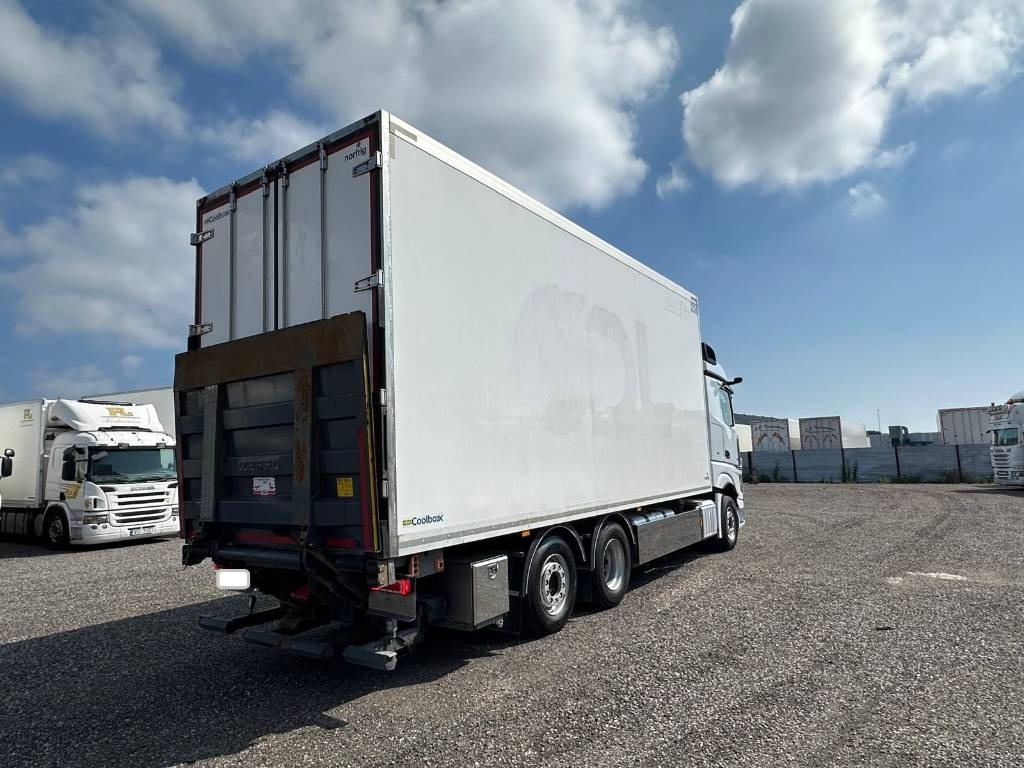 Mercedes-Benz Actros 2553 serie 7795 - Camión frigorífico: foto 4 Mercedes-Benz Actros 2553 serie 7795 - Camión frigorífico: foto 4