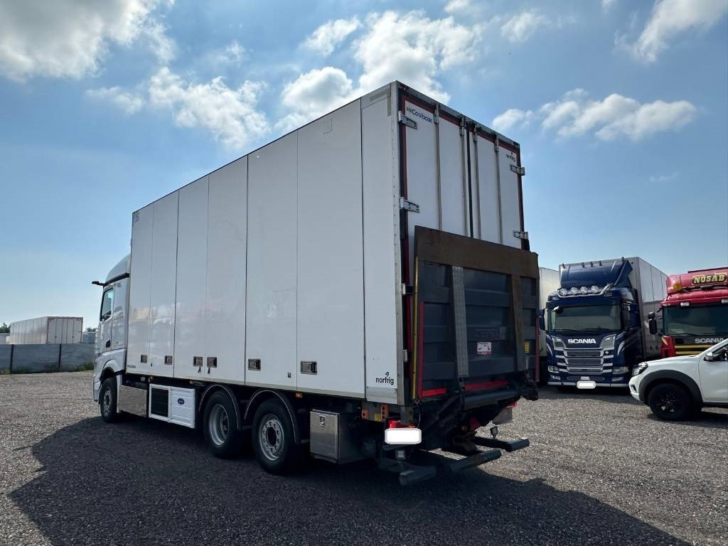 Mercedes-Benz Actros 2553 serie 7795 - Camión frigorífico: foto 5 Mercedes-Benz Actros 2553 serie 7795 - Camión frigorífico: foto 5