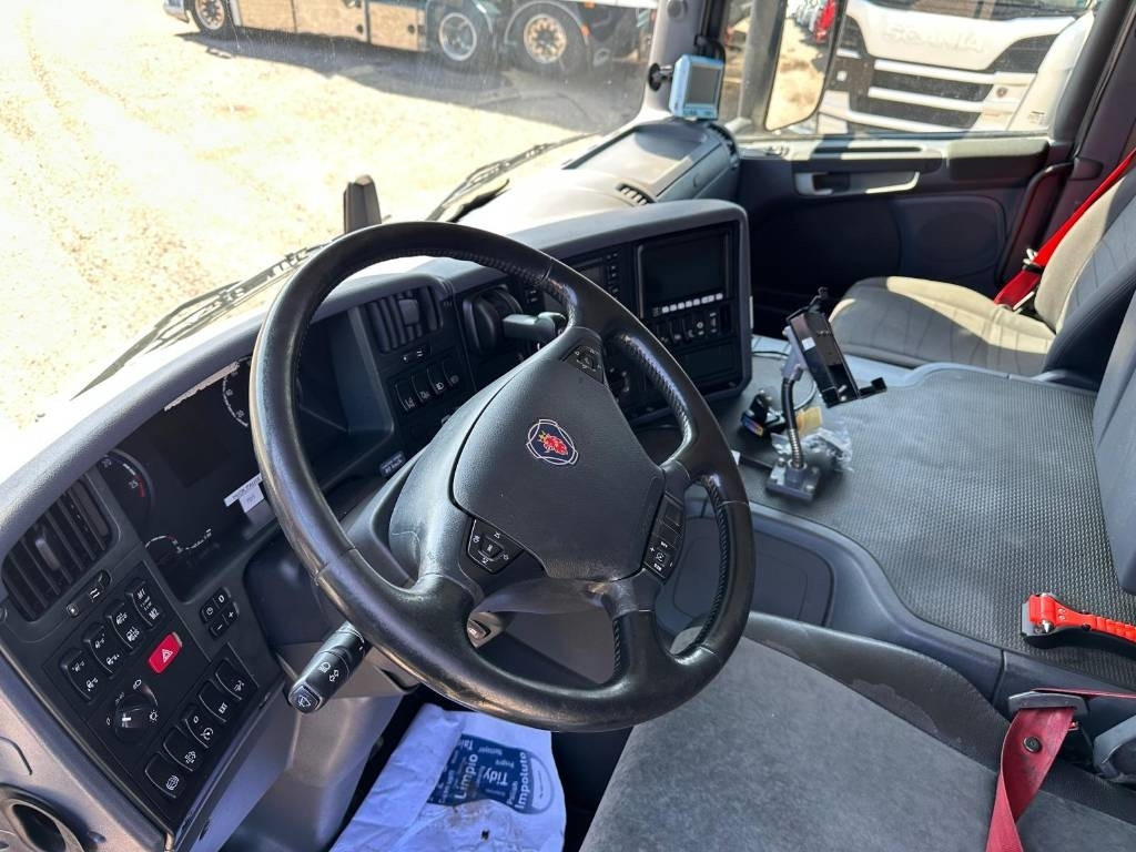 Scania P 360 - Camión caja cerrada: foto 4 Scania P 360 - Camión caja cerrada: foto 4