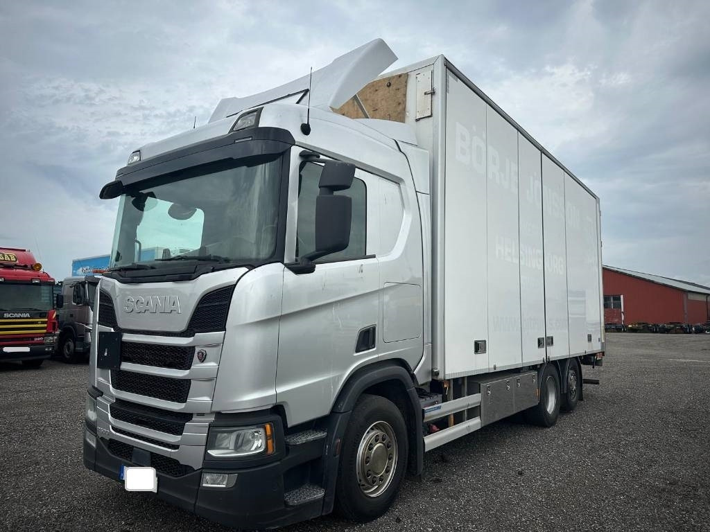Scania R500B6X2*4NB Serie 8278 - Camión caja cerrada: foto 1 Scania R500B6X2*4NB Serie 8278 - Camión caja cerrada: foto 1