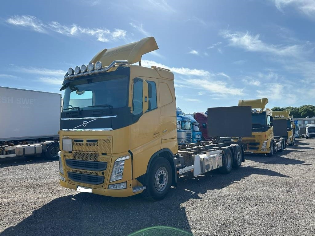 Volvo FH 500 HP serie nr 6887 - Camión portacontenedore/ Intercambiable: foto 1 Volvo FH 500 HP serie nr 6887 - Camión portacontenedore/ Intercambiable: foto 1