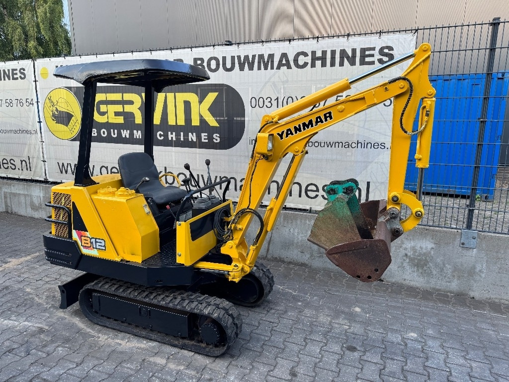 Yanmar B12 - Miniexcavadora: foto 2 Yanmar B12 - Miniexcavadora: foto 2