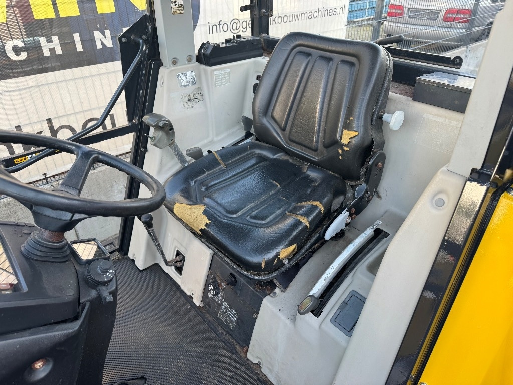 Tractor Yanmar CT 55: foto 8 Tractor Yanmar CT 55: foto 8