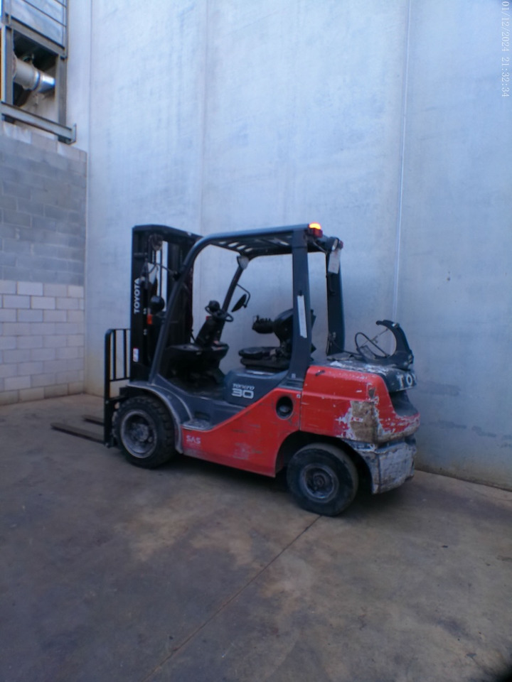 Toyota 02-8FGF30 MATRICULADA - Carretilla elevadora de gas: foto 4 Toyota 02-8FGF30 MATRICULADA - Carretilla elevadora de gas: foto 4