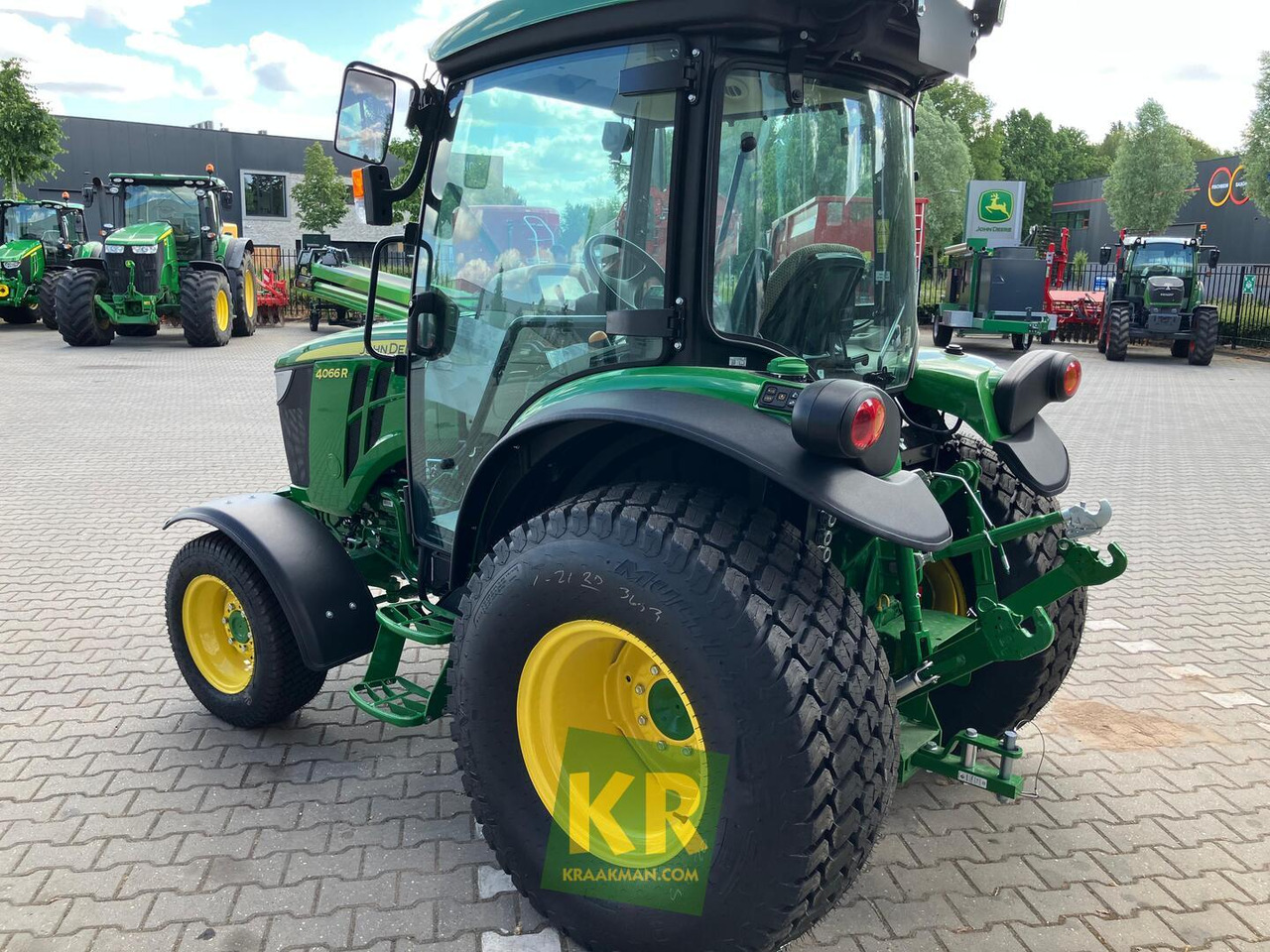 Mini tractor nuevo John Deere 4066R: foto 14