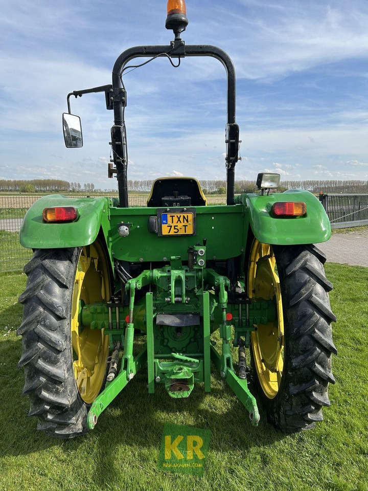 John Deere 5055E - Tractor: foto 1 John Deere 5055E - Tractor: foto 1