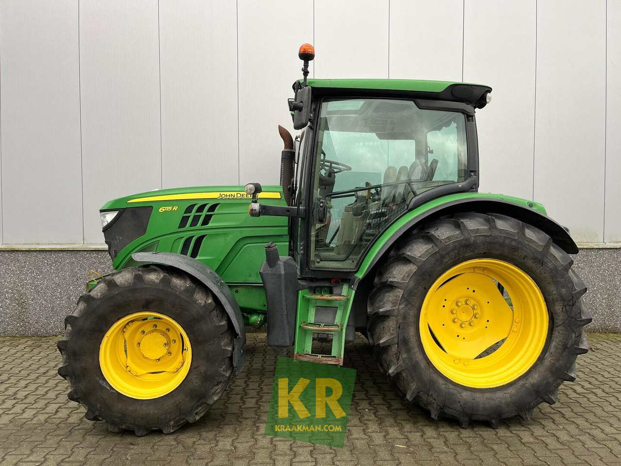 John Deere 6115R - Tractor: foto 2 John Deere 6115R - Tractor: foto 2
