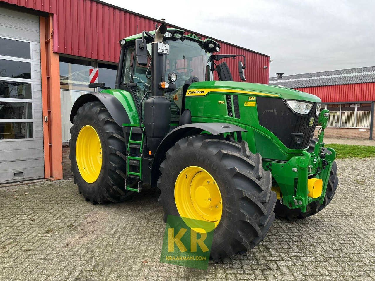 John Deere 6M 250 - Tractor: foto 1 John Deere 6M 250 - Tractor: foto 1
