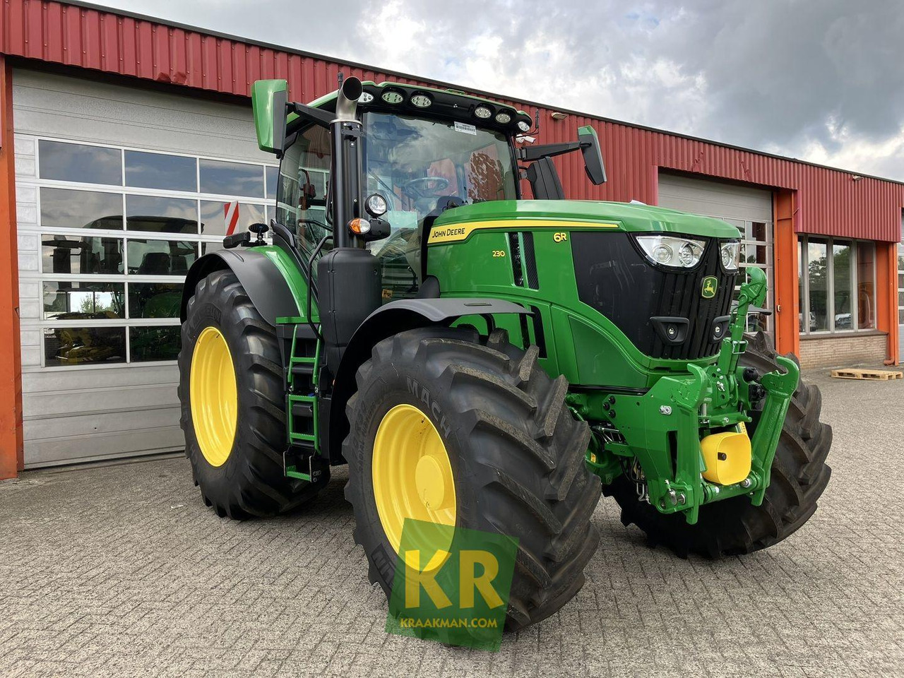 John Deere 6R 230 - Tractor: foto 2 John Deere 6R 230 - Tractor: foto 2