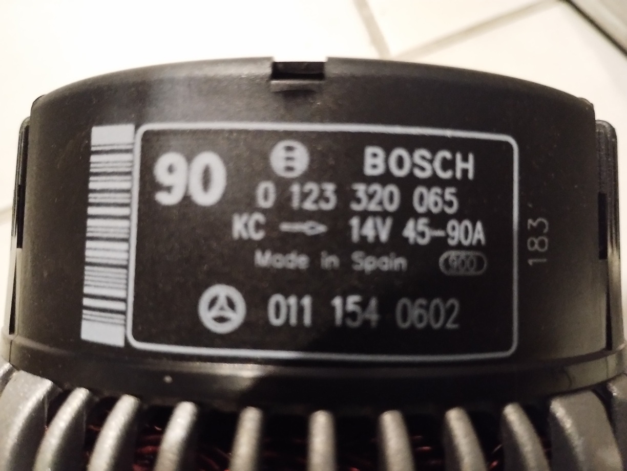 Alternator Mercedes 0111540602 0123320065 90A BOSCH SPRINTER 901 902 903 904 C KLASA - Alternador para Autobús: foto 3 Alternator Mercedes 0111540602 0123320065 90A BOSCH SPRINTER 901 902 903 904 C KLASA - Alternador para Autobús: foto 3