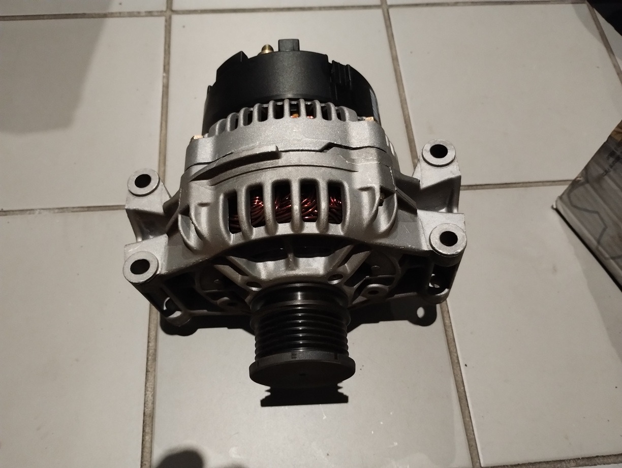 Alternator Mercedes 0111540602 0123320065 90A BOSCH SPRINTER 901 902 903 904 C KLASA - Alternador para Autobús: foto 1 Alternator Mercedes 0111540602 0123320065 90A BOSCH SPRINTER 901 902 903 904 C KLASA - Alternador para Autobús: foto 1