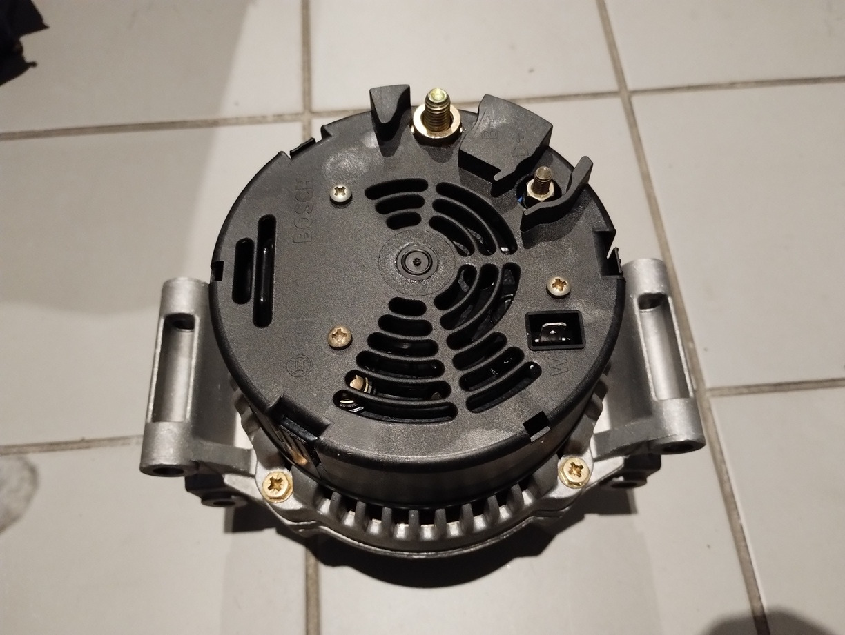 Alternator Mercedes 0111540602 0123320065 90A BOSCH SPRINTER 901 902 903 904 C KLASA - Alternador para Autobús: foto 2 Alternator Mercedes 0111540602 0123320065 90A BOSCH SPRINTER 901 902 903 904 C KLASA - Alternador para Autobús: foto 2