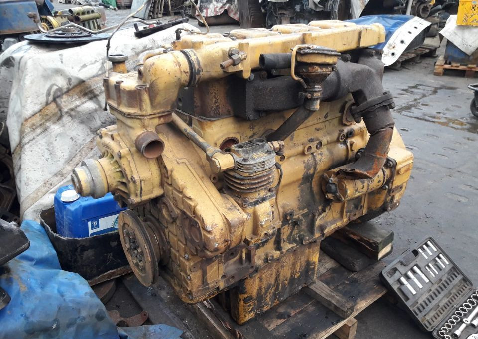 Blok Silnika LIEBHERR D904 D 904 NA 904 T CZĘŚCI WAŁ KORBOWY GŁOWICA TŁOK - Bloque de cilindros para Maquinaria de construcción: foto 2 Blok Silnika LIEBHERR D904 D 904 NA 904 T CZĘŚCI WAŁ KORBOWY GŁOWICA TŁOK - Bloque de cilindros para Maquinaria de construcción: foto 2
