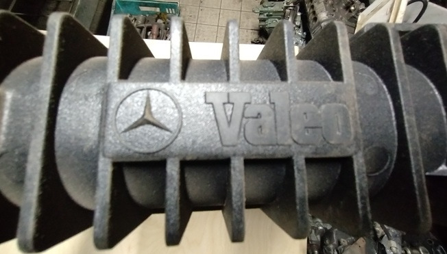 CHŁODNICA WODY MERCEDES ATEGO I II 9735000803 OM904 OM924 OM906 - Radiador: foto 4 CHŁODNICA WODY MERCEDES ATEGO I II 9735000803 OM904 OM924 OM906 - Radiador: foto 4