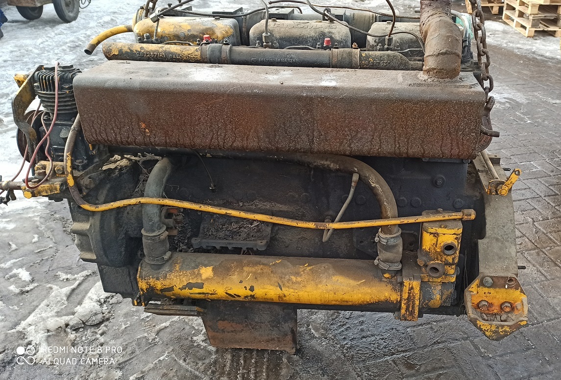 HANOMAG ENGINE PARTS 299 2254 M91 10740063 4400 355 M1 - Motor y piezas para Otros maquinaria: foto 2 HANOMAG ENGINE PARTS 299 2254 M91 10740063 4400 355 M1 - Motor y piezas para Otros maquinaria: foto 2