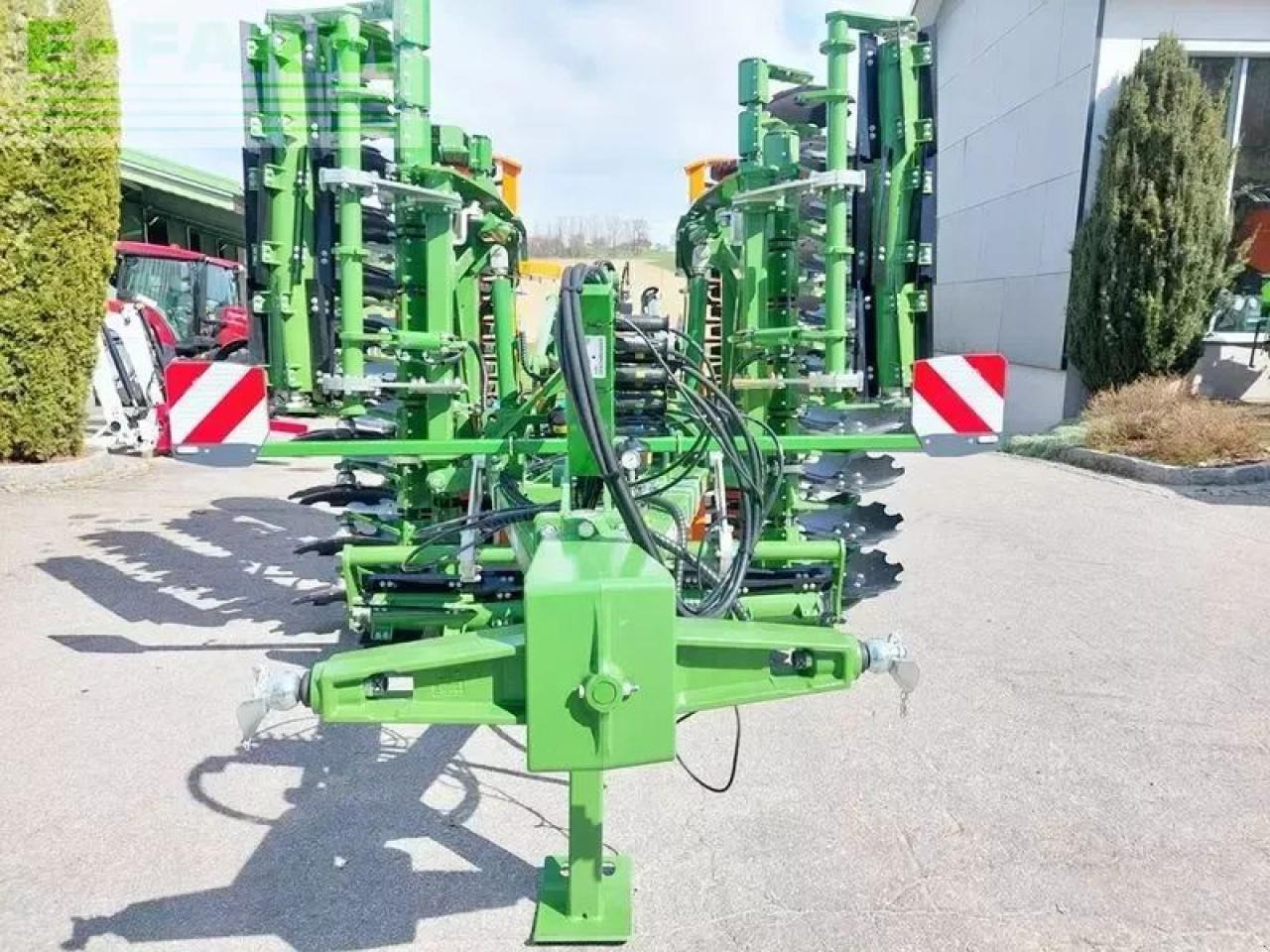Amazone catros+ 5003-2ts kompaktscheibenegge - Equipo para trabajo del suelo: foto 2 Amazone catros+ 5003-2ts kompaktscheibenegge - Equipo para trabajo del suelo: foto 2