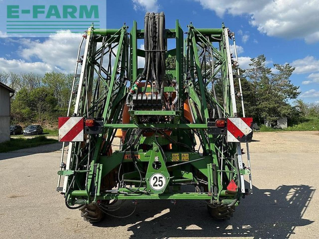 Amazone ug 3000/18 nova - Pulverizador arrastrado: foto 4 Amazone ug 3000/18 nova - Pulverizador arrastrado: foto 4