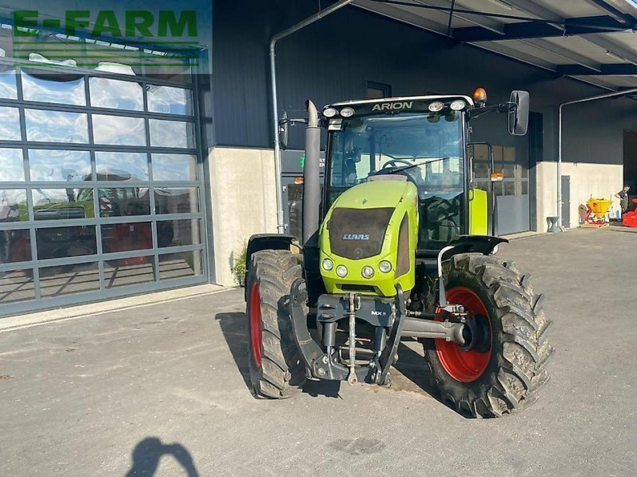 CLAAS arion 420 cis mit lenksystem und frontkraftheber - Tractor: foto 2 CLAAS arion 420 cis mit lenksystem und frontkraftheber - Tractor: foto 2