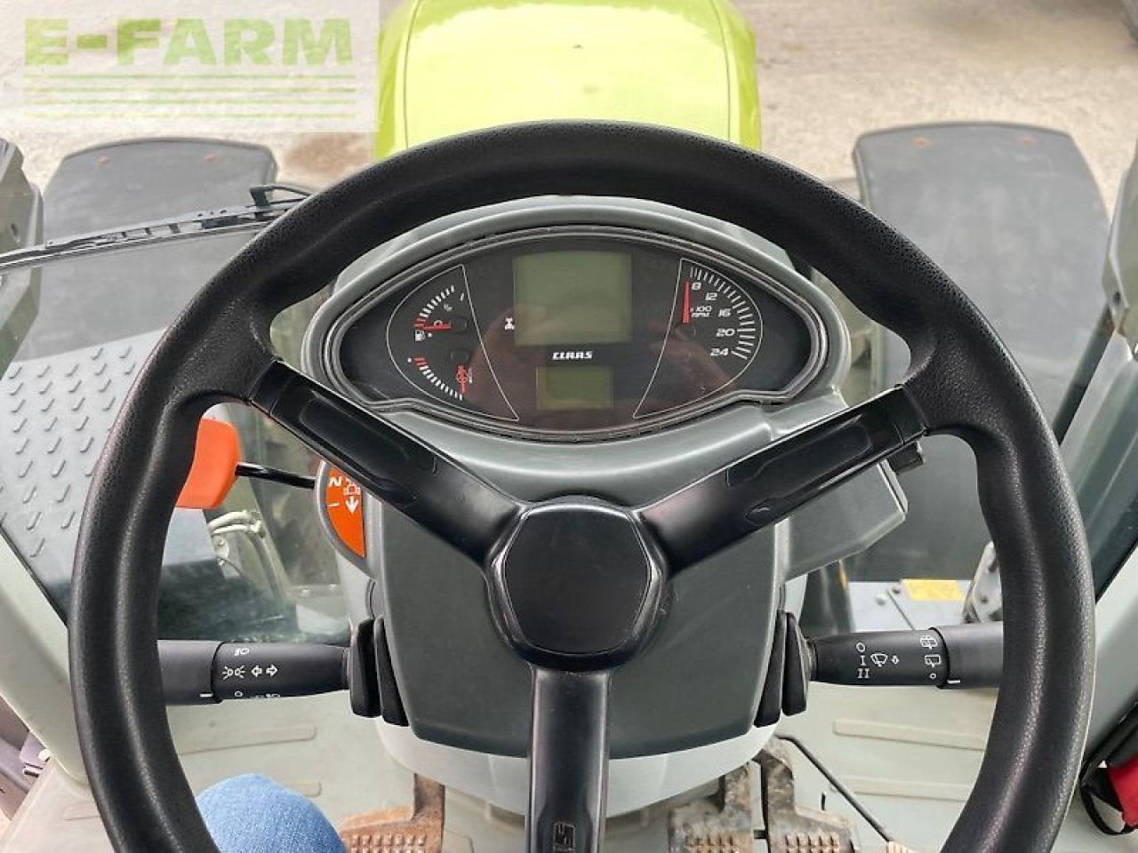 CLAAS arion 610 - Tractor: foto 3 CLAAS arion 610 - Tractor: foto 3
