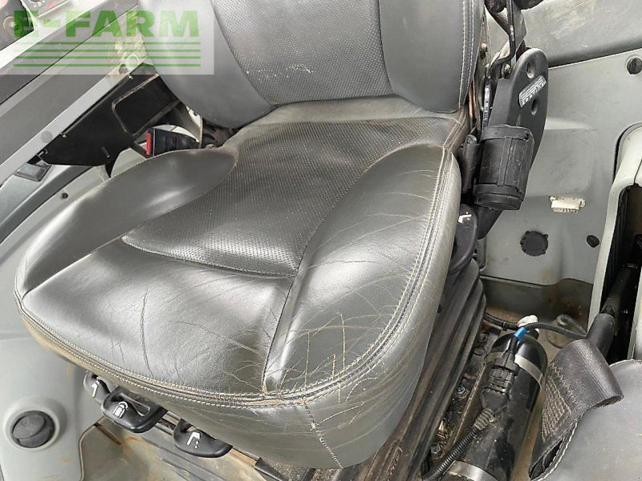 CLAAS arion 660 cis + - Tractor: foto 5 CLAAS arion 660 cis + - Tractor: foto 5