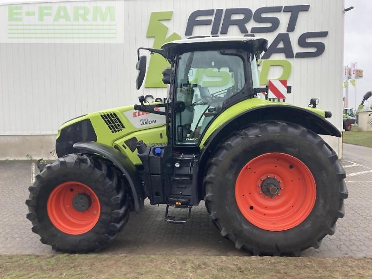 Tractor CLAAS axion 810: foto 9