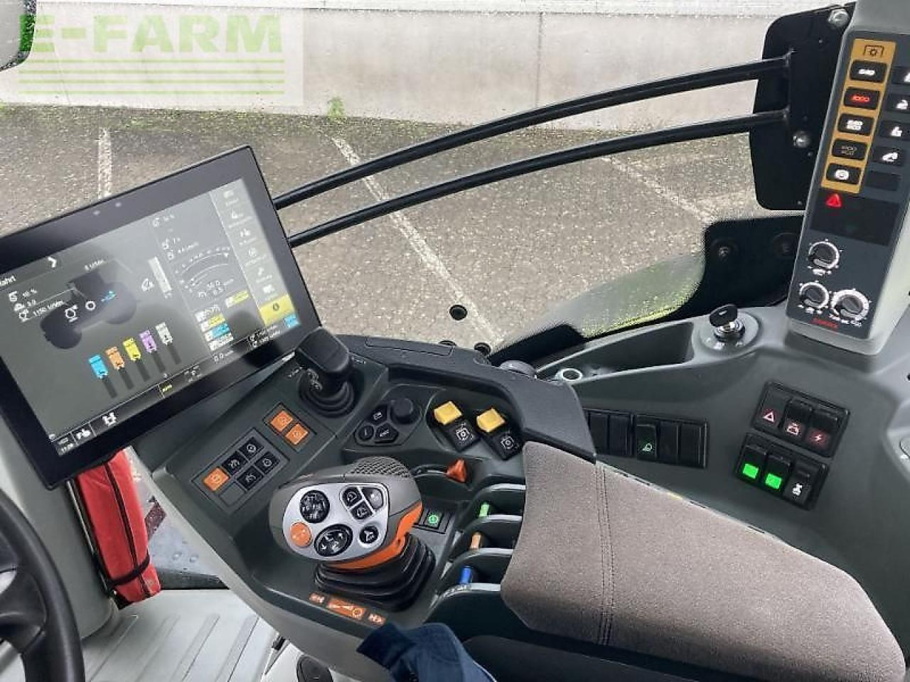 Tractor CLAAS axion 810: foto 11