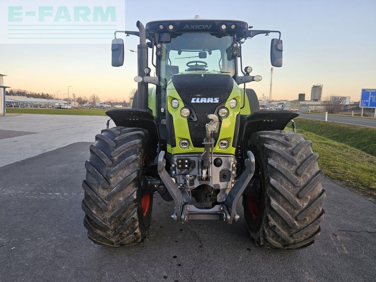 CLAAS axion 810 c-matic CMATIC - Tractor: foto 2 CLAAS axion 810 c-matic CMATIC - Tractor: foto 2