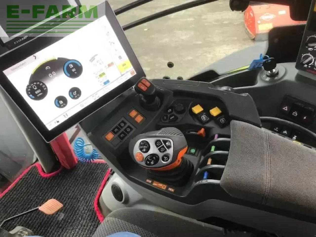 Tractor CLAAS axion 810 c-matic CMATIC: foto 6 Tractor CLAAS axion 810 c-matic CMATIC: foto 6