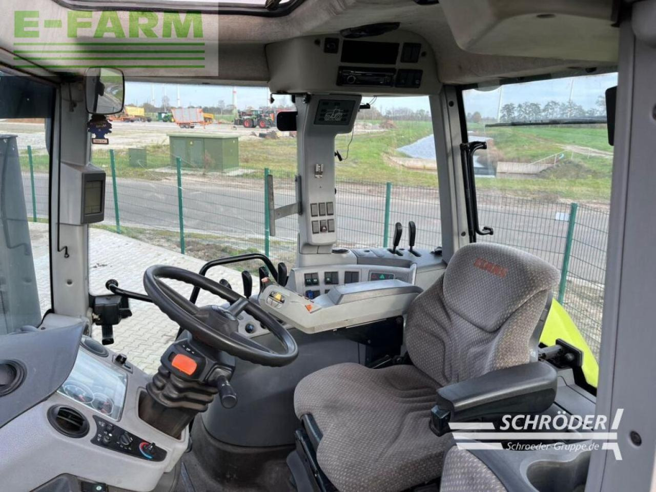 Tractor CLAAS axion 810 cis: foto 11 Tractor CLAAS axion 810 cis: foto 11