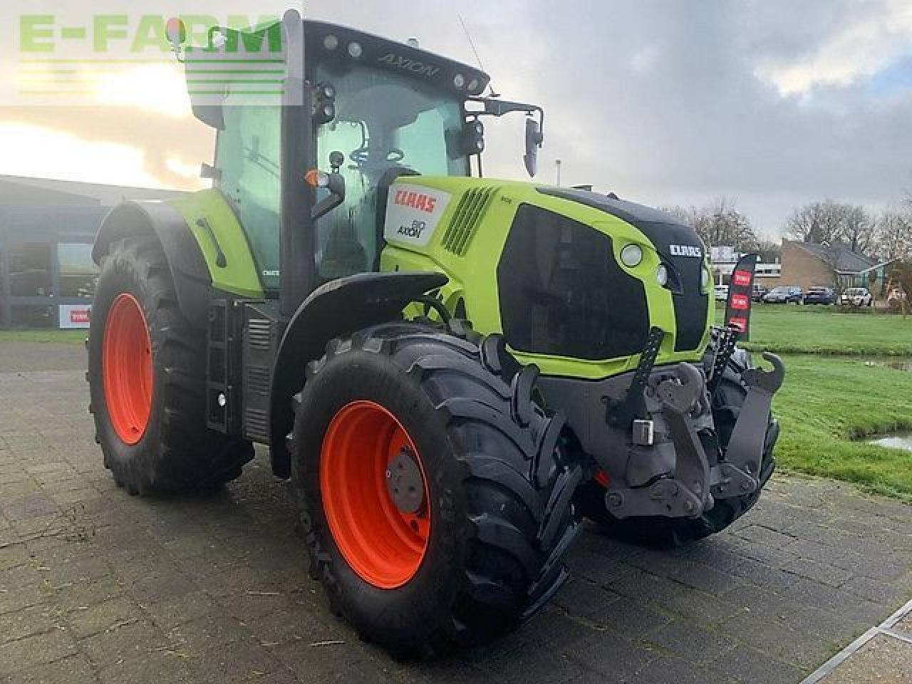 CLAAS axion 810 cis+ - Tractor: foto 3 CLAAS axion 810 cis+ - Tractor: foto 3
