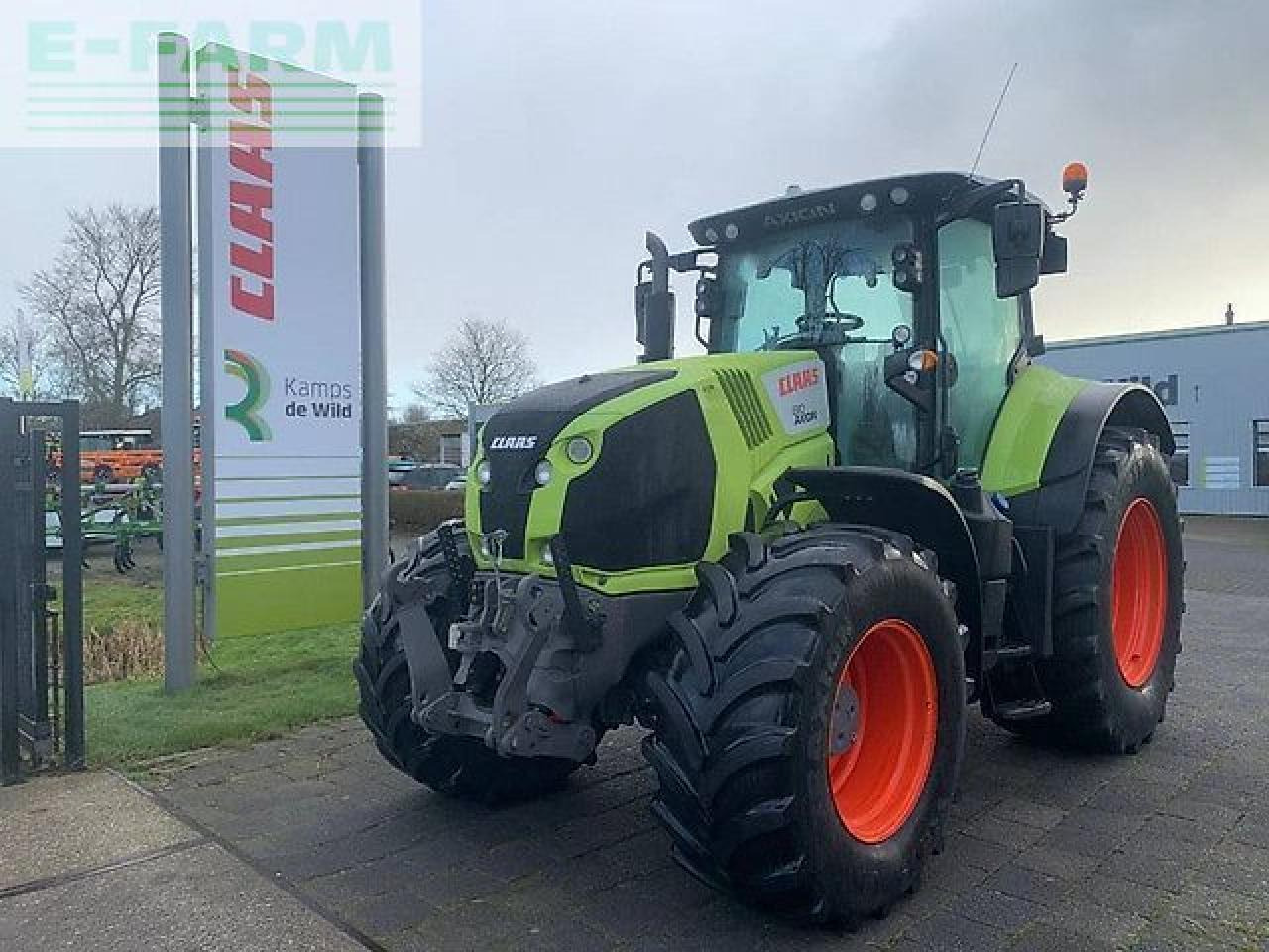 CLAAS axion 810 cis+ - Tractor: foto 1 CLAAS axion 810 cis+ - Tractor: foto 1